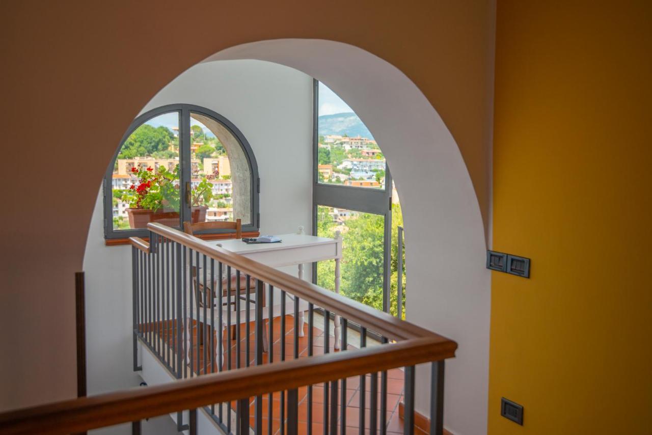 민투르노 Torre Caetana B&B 외부 사진