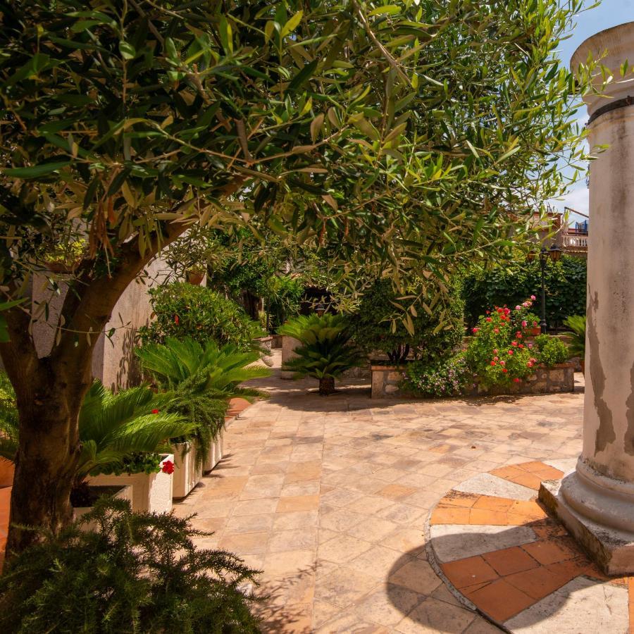 민투르노 Torre Caetana B&B 외부 사진